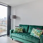 Stunning 1 Bed Apartment In Birmingham