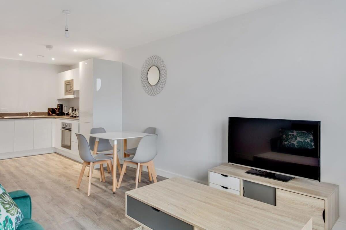 Stunning 1 Bed In *